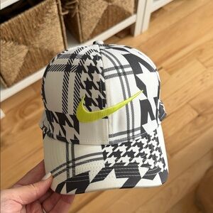 Nike Golf Black & White Patterned Cap with Neon Yellow Swoosh